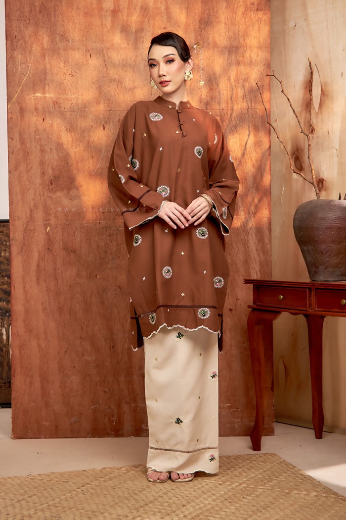 PUTERI RATNA KURUNG (PRK-D2) in RICH BROWN