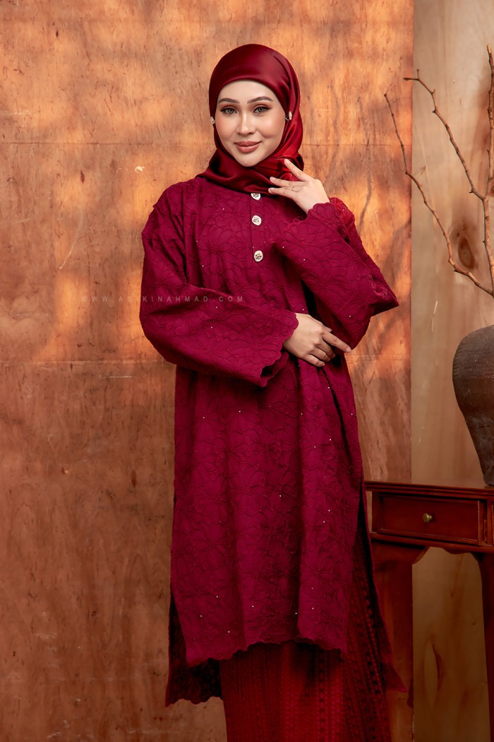 TUN KASMIRA KURUNG (TKE-D3) in BURGUNDY