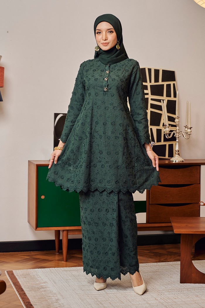 JASMINE KURUNG in EMERALD