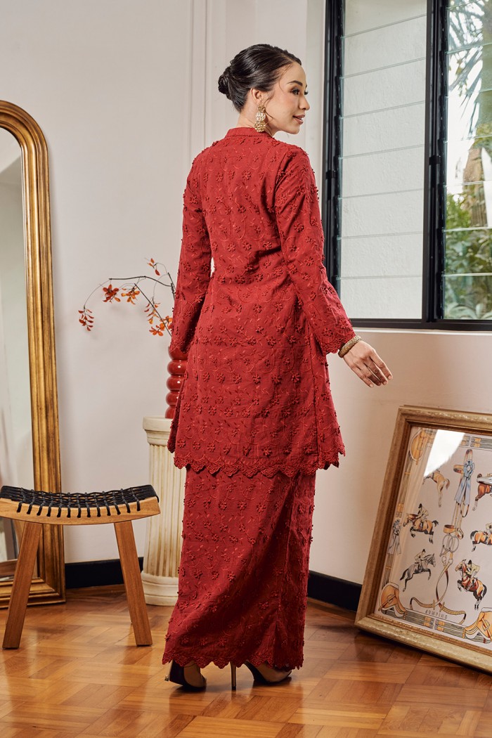 JASMINE KURUNG in RUBY RED