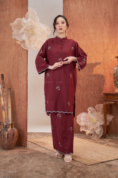 MARIA KURUNG SULAM in MAROON